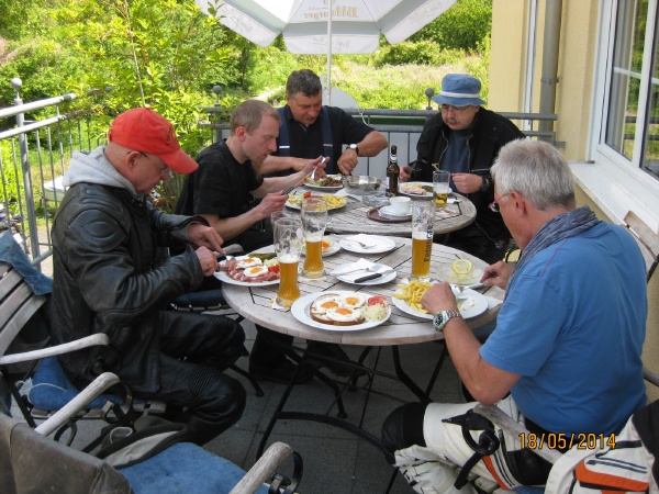 15 Mittagsrast Essen 02.JPG